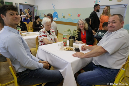 Devetošolci Osnovne šole 27. julij Kamnik naše zgodbe se ne končajo – postanejo le spomini (3)